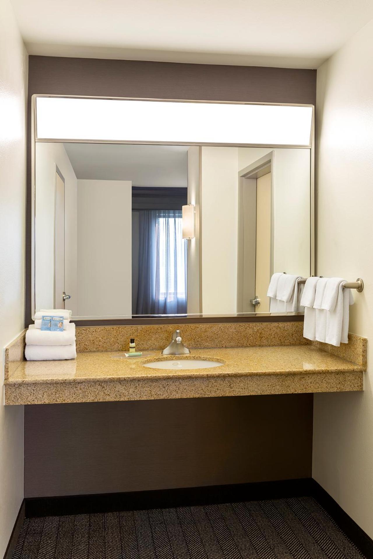 Hotel Courtyard By Marriott Madison West / Middleton Exterior foto